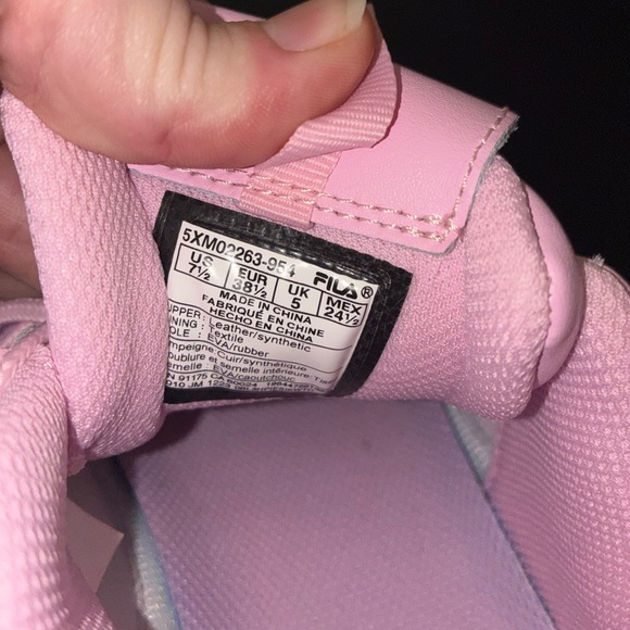 Women's Pink Fila’s - Picture 5 of 7